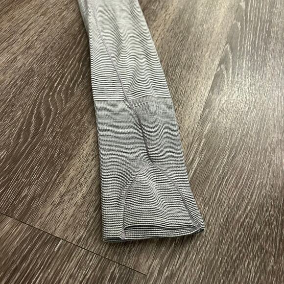 EUC Lululemon Swiftly Tech Long Sleeve 2.0 Tetra Stripe Asphalt Grey /Violet US8 - Picture 12 of 16